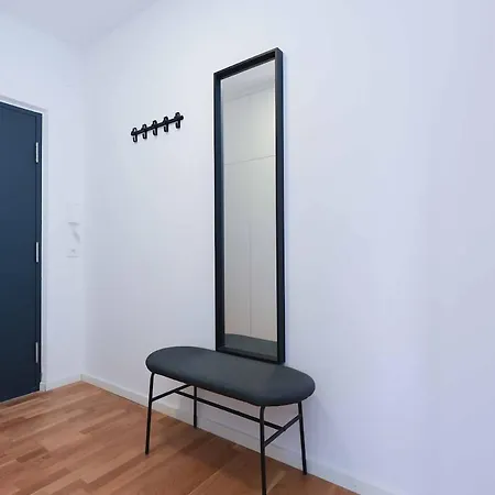 Apartamento Mozartova- Quiet Getaway With A View Of The Danube *