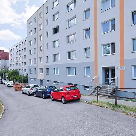 Mozartova- Quiet Getaway With A View Of The Danube Appartement