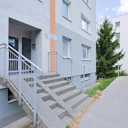 Apartamento Mozartova- Quiet Getaway With A View Of The Danube