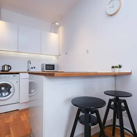 Apartamento Mozartova- Quiet Getaway With A View Of The Danube *