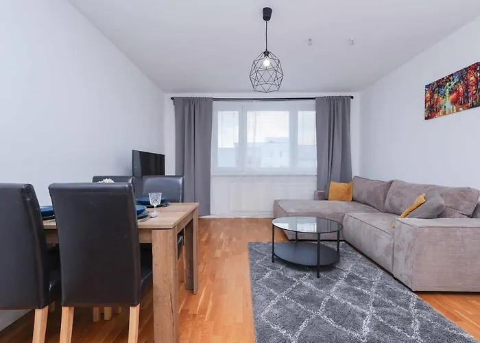 Mozartova- Quiet Getaway With A View Of The Danube Appartement *