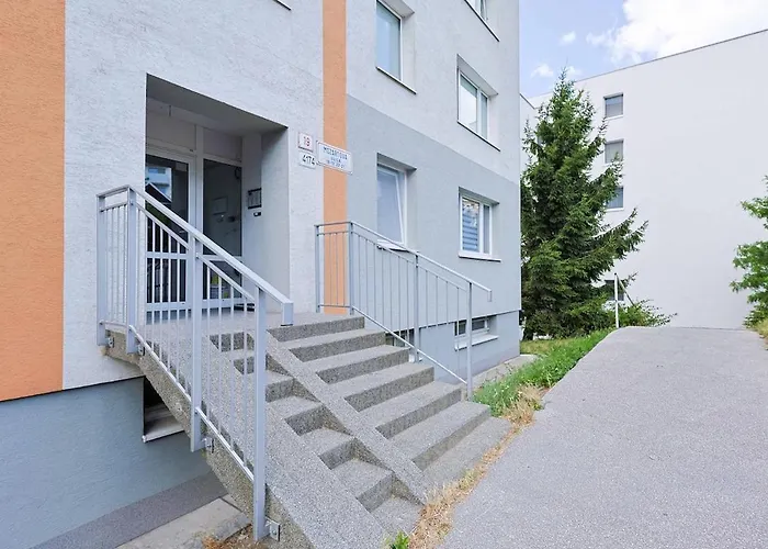 Appartement Mozartova- Quiet Getaway With A View Of The Danube