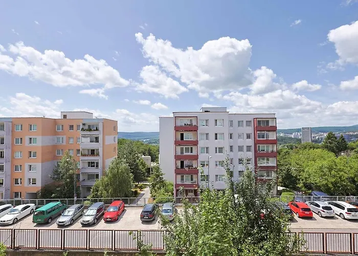 Appartement Mozartova- Quiet Getaway With A View Of The Danube *