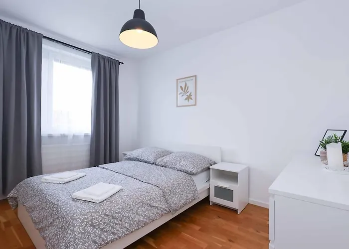 Appartement Mozartova- Quiet Getaway With A View Of The Danube