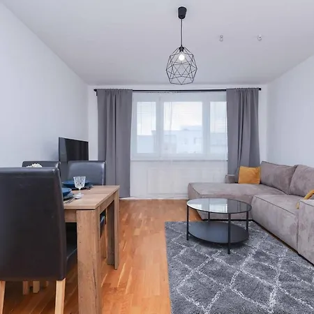 Mozartova- Quiet Getaway With A View Of The Danube Apartamento *