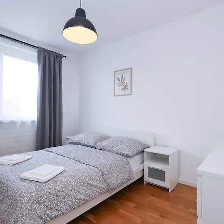 Apartament Mozartova- Quiet Getaway With A View Of The Danube